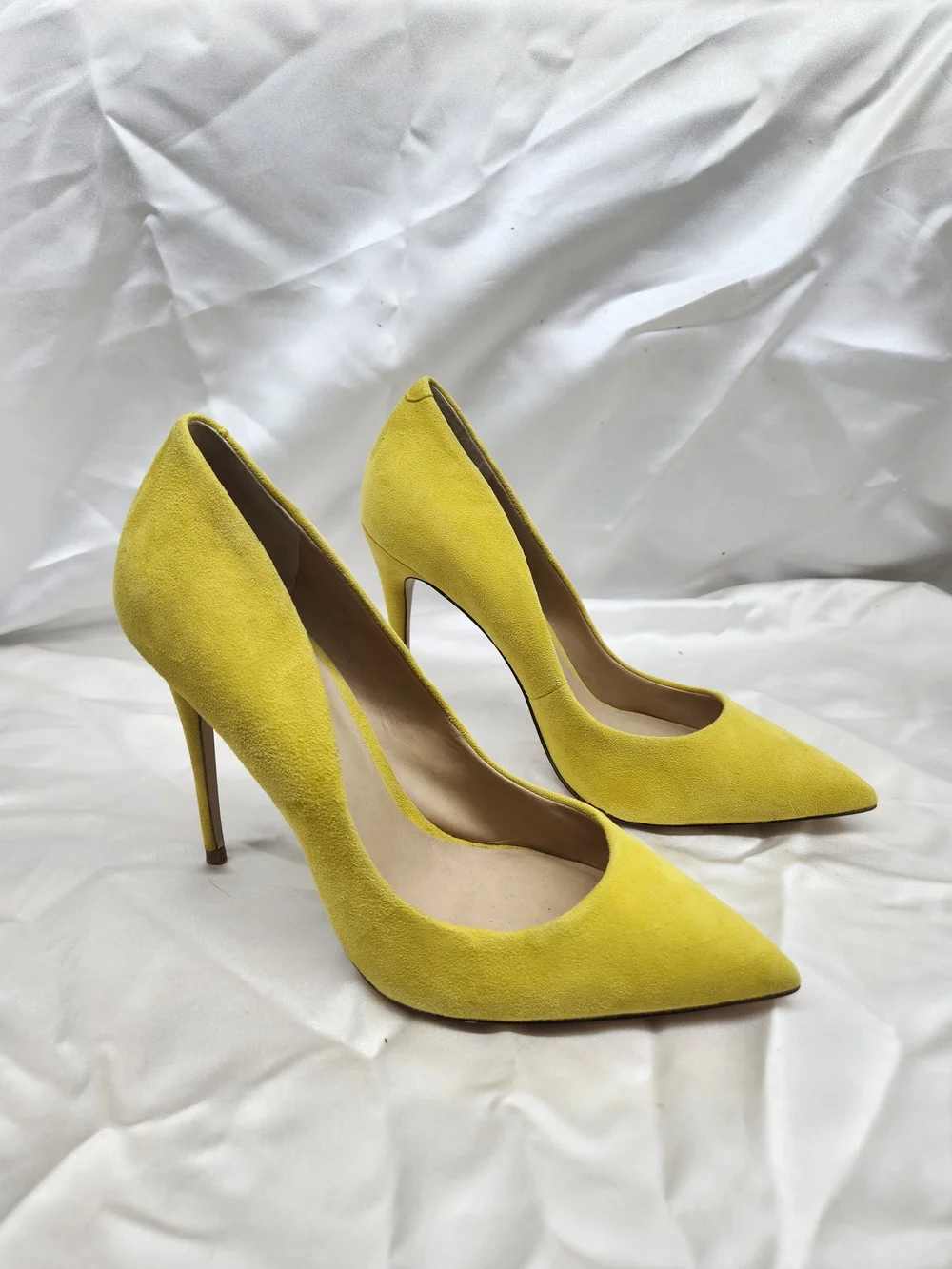 Steve Madden Yellow Suede Pointed Pumps